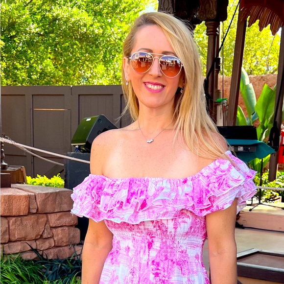 Meet your Posher, Laura - Picture 1 of 1